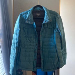 women’s size medium regular teal LL bean jacket, barely worn!
